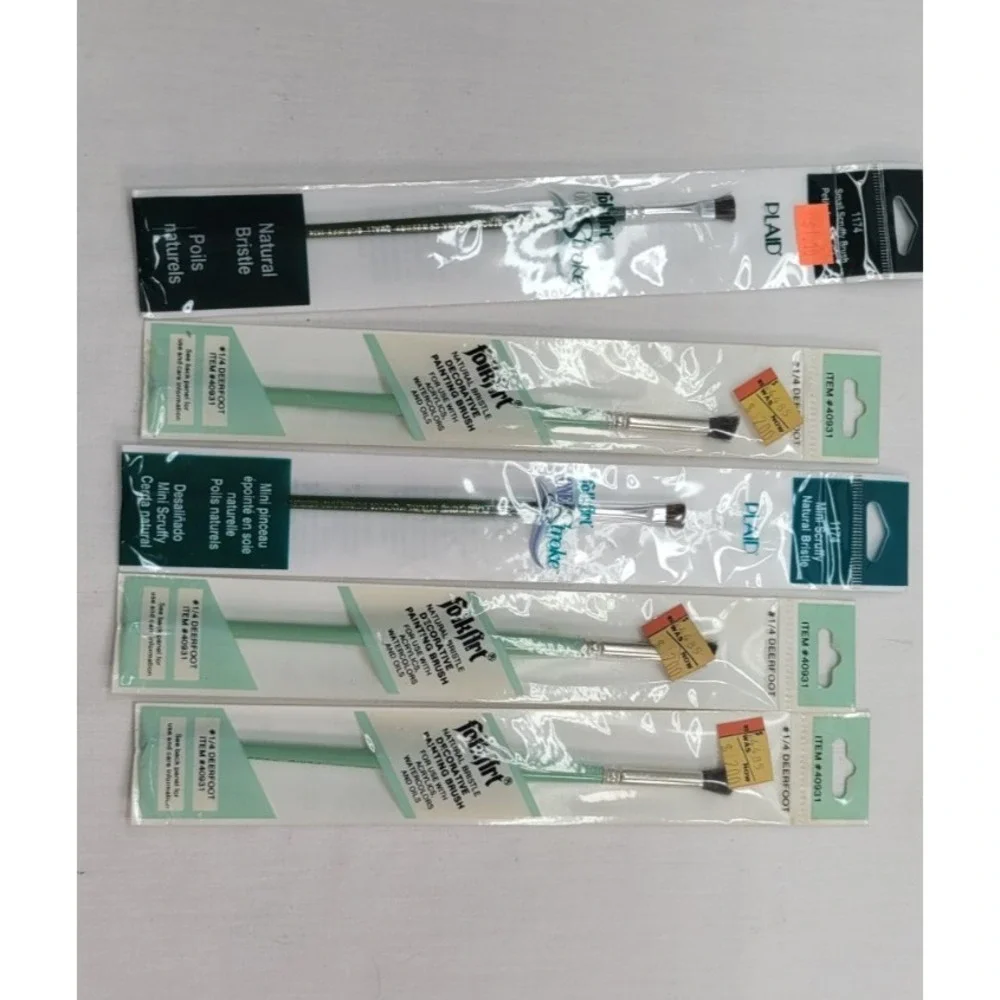 70 Plus New Craft Paintbrushes Mostly Royal‎ Some Loew Cornell comes with Holder